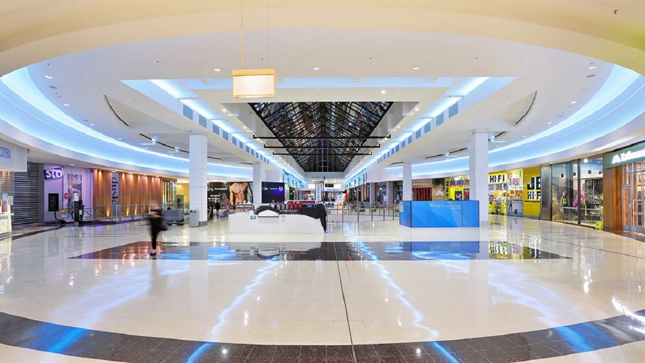 Navigating the Night: LED Lights and the Safety of Evening Shopping in Centers